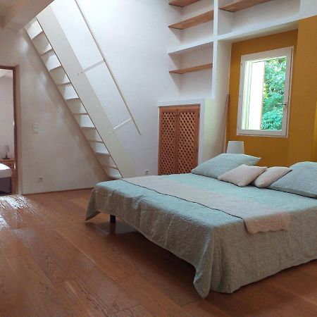 Maison Au Coeur De Fontaine De Vaucluse, Nichee Sur Le Rocher Et Surplombant La Sorgue Εξωτερικό φωτογραφία