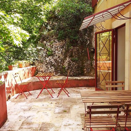 Maison Au Coeur De Fontaine De Vaucluse, Nichee Sur Le Rocher Et Surplombant La Sorgue Εξωτερικό φωτογραφία