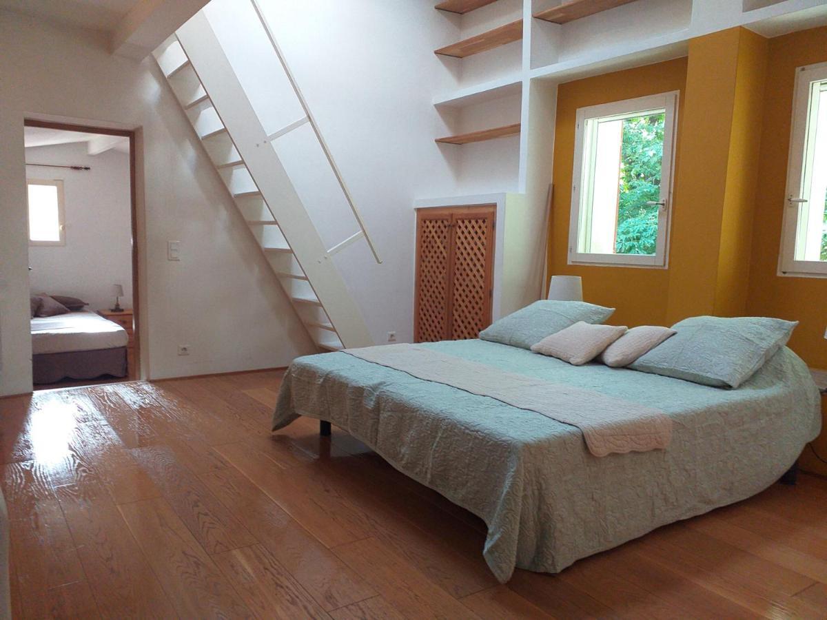 Maison Au Coeur De Fontaine De Vaucluse, Nichee Sur Le Rocher Et Surplombant La Sorgue Εξωτερικό φωτογραφία