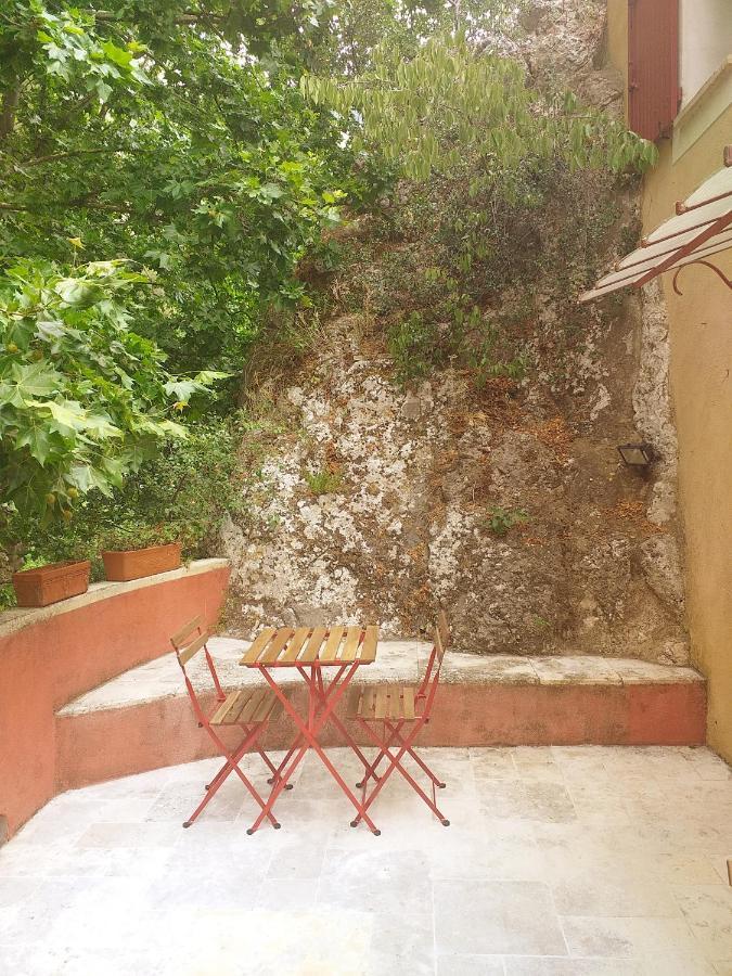 Maison Au Coeur De Fontaine De Vaucluse, Nichee Sur Le Rocher Et Surplombant La Sorgue Εξωτερικό φωτογραφία