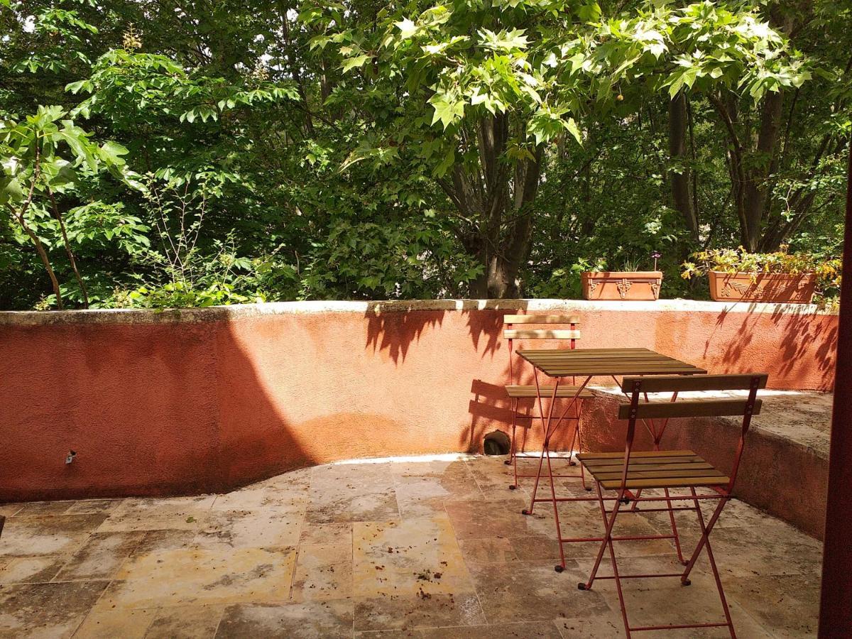 Maison Au Coeur De Fontaine De Vaucluse, Nichee Sur Le Rocher Et Surplombant La Sorgue Εξωτερικό φωτογραφία